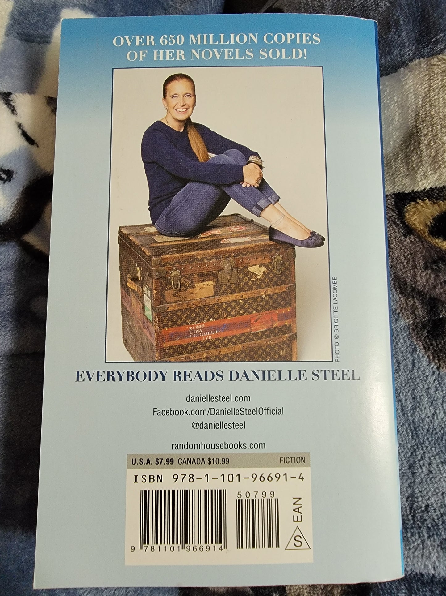 Undercover By: Danielle Steel image 1